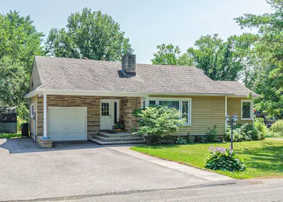 1028 Cowbell Lane, Gravenhurst, On P0e 1n0
