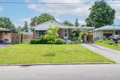 Detached in Belleville