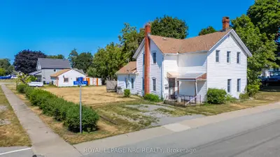 592 Fielden Avenue, Port Colborne, On L3k 4v4