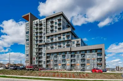 Condo Apartment in Hamilton