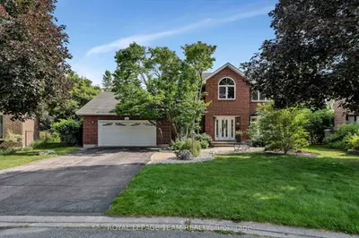 Detached in South of Baseline to Knoxdale