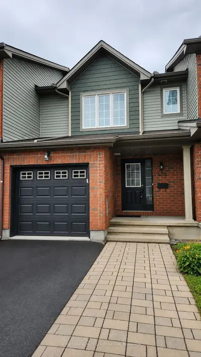 Att/Row/Townhouse in Blossom Park - Airport and Area