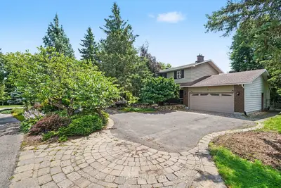 Detached in Blossom Park - Airport and Area