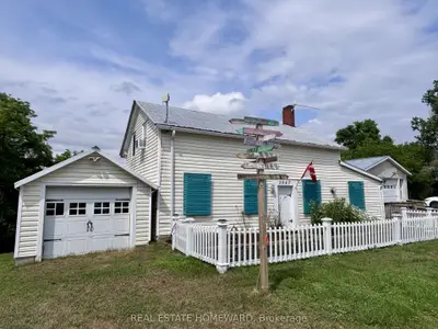 2847 County Rd 10 Road, Prince Edward County, On K0k 2t0