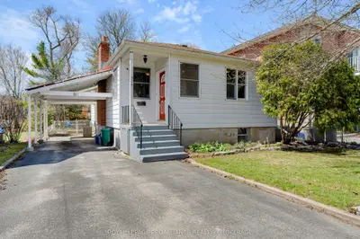 Detached in Kingston