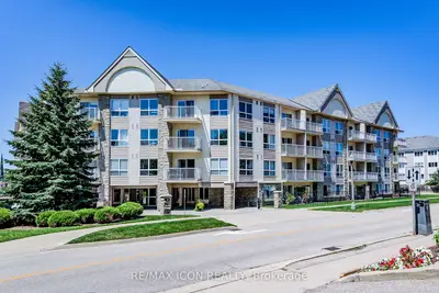 8 Harris Street 118, Cambridge, On N1r 8r1