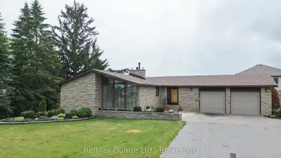 Detached in Belleville