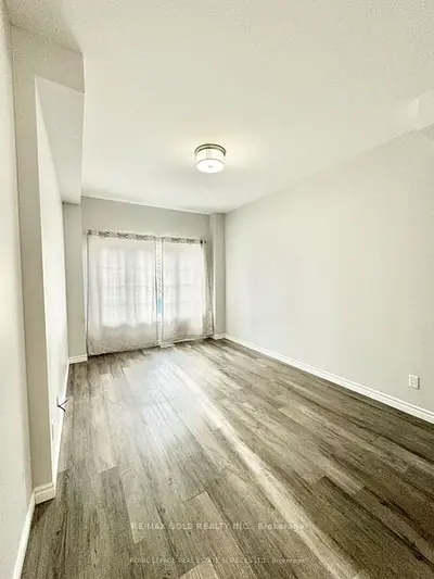 1183 Duke Street, Cambridge, On N3h 3v6