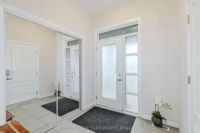 2004 Caltra Crescent, Barrhaven, On K2j 6v4