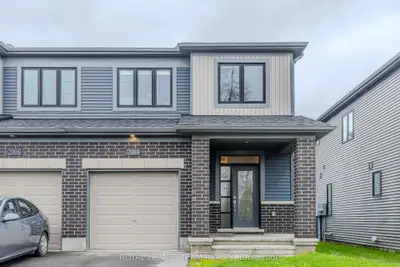 2004 Caltra Crescent, Barrhaven, On K2j 6v4