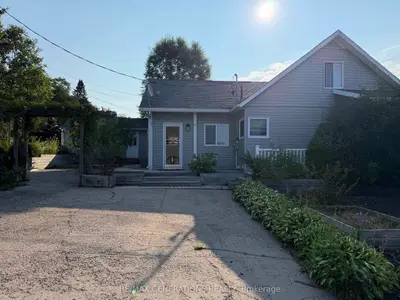 Detached in Terrace Bay
