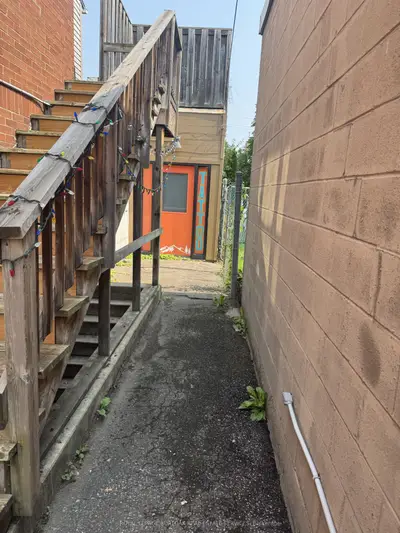 868 King Street W, Hamilton, On L8s 1k3