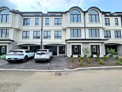 Att/Row/Townhouse in Grimsby