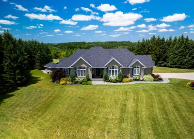 Detached in Mapleton