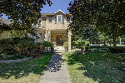 291 Elma Street E, North Perth, On N4w 2e2