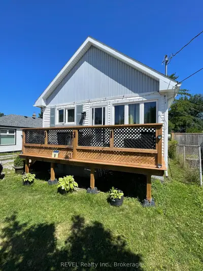 9 Cambridge Avenue, St. Catharines, On L2p 1w6