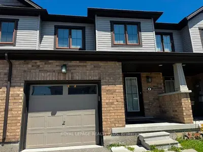 Att/Row/Townhouse in Hamilton