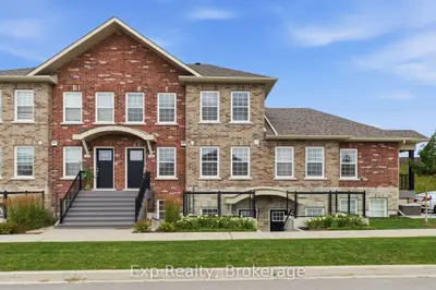 Condo Townhouse in Cobourg