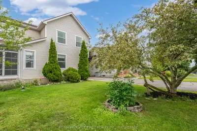 53 Mckeown Crescent, Loyalist, On K7n 1y4