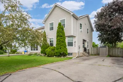 53 Mckeown Crescent, Loyalist, On K7n 1y4