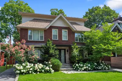 Semi-Detached in New Edinburgh - Lindenlea