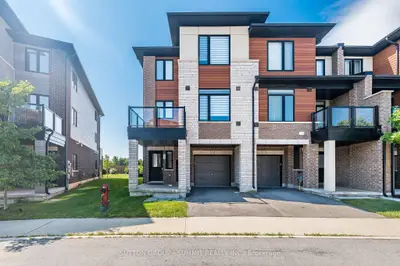 Att/Row/Townhouse in Hamilton