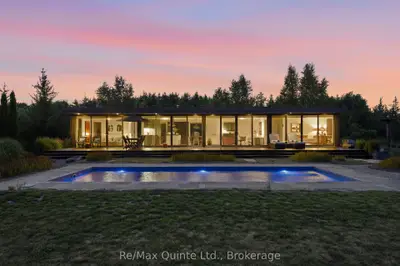 Detached in Prince Edward County