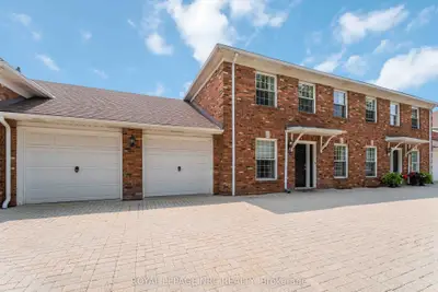 Condo Townhouse in Lincoln
