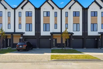 Condo Townhouse in London North