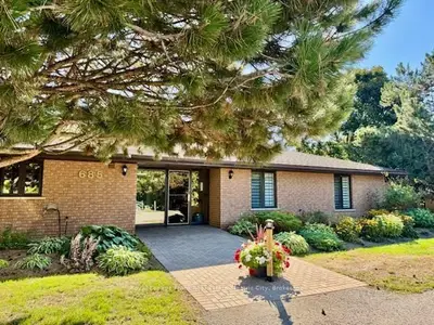 Condo Apartment in Peterborough