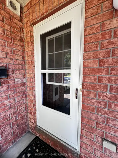 1741 Jobin Crescent, Cyrville - Carson Grove - Pineview, On K1j 1c4