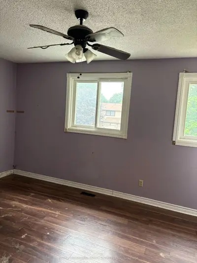 Att/Row/Townhouse in Brant