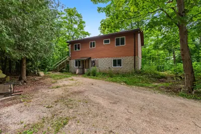 Detached in Northern Bruce Peninsula