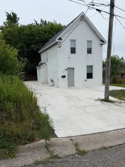 7 Hearst Street, Sault Ste Marie, On P6b 1j6