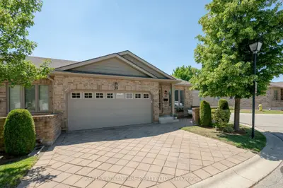 Condo Townhouse in London North