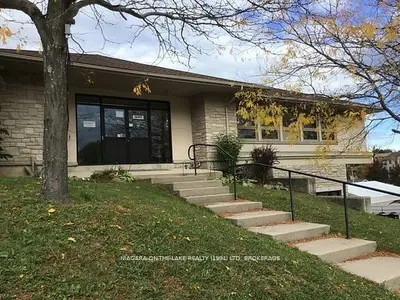 15 Lake Street Unit C, Grimsby, On L3m 2g4