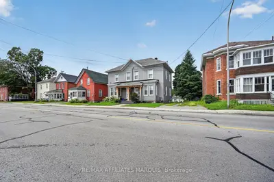 88 Brockville Street, Smiths Falls, On K7a 3y2