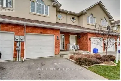 Condo Townhouse in Brantford