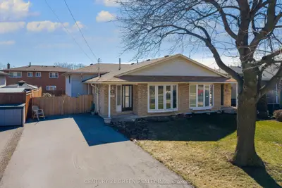 729 West 5th Street, Hamilton, On L9c 3r3