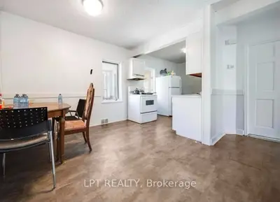 916 Felix Avenue, Windsor, On N9c 3l3
