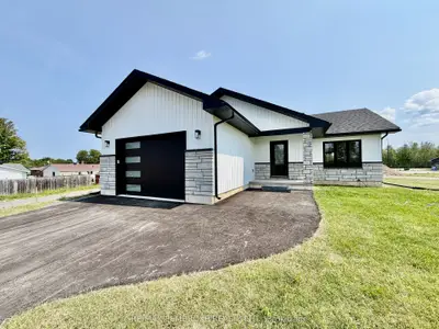 Detached in Pembroke