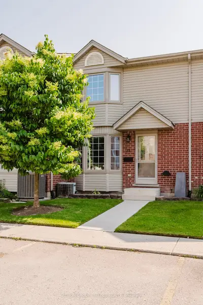 151 Martinet Avenue 11, London East, On N5v 4t4