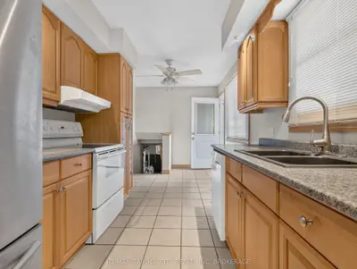 19 BLACK KNIGHT Road, St. Catharines, ON L2N 3B9