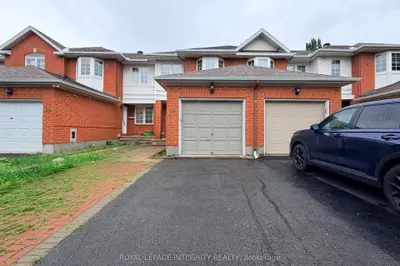 Att/Row/Townhouse in Carlington - Central Park