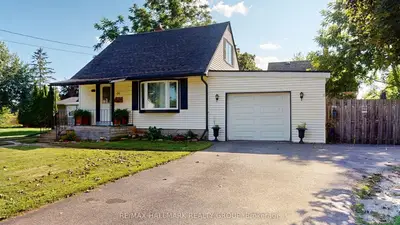 Detached in Brockville