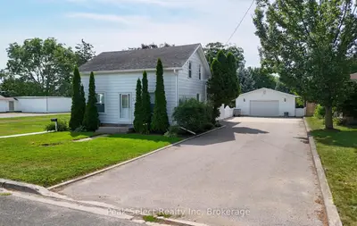 Detached in St. Marys