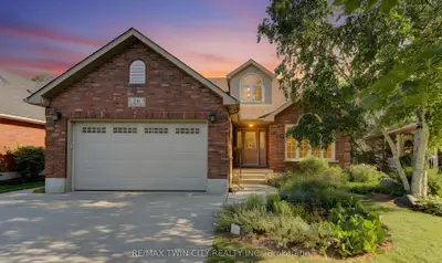 Detached in Wilmot