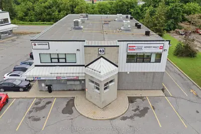 43 Roydon Place #c208, Country Place - Pineglen - Crestview And Area, On K2e 1a3