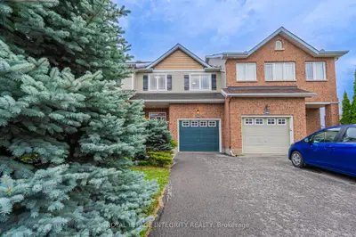 Att/Row/Townhouse in Kanata