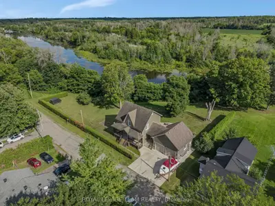 22 Centre Street, North Grenville, On K0g 1b0